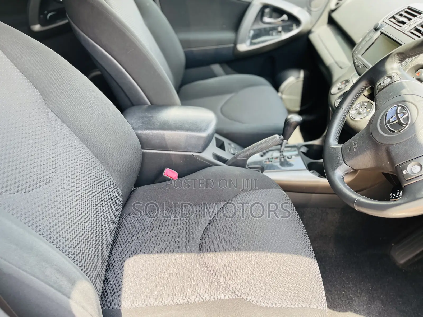 Toyota RAV4 XLE AWD (2.5L 4cyl 6A) 2013 White
