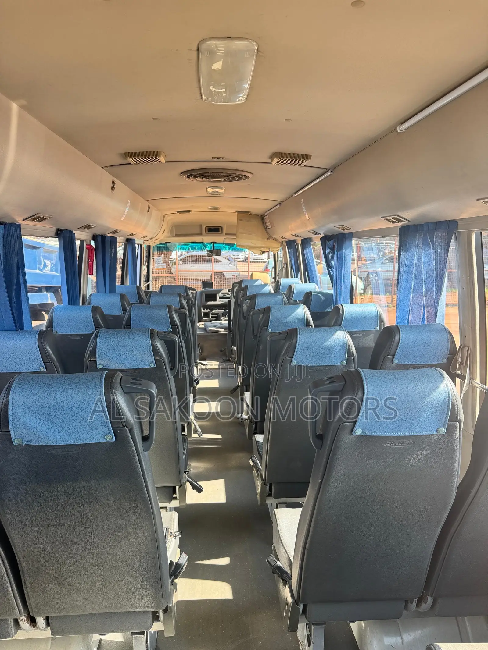 Mitsubishi Fuso Rosa 2016 White