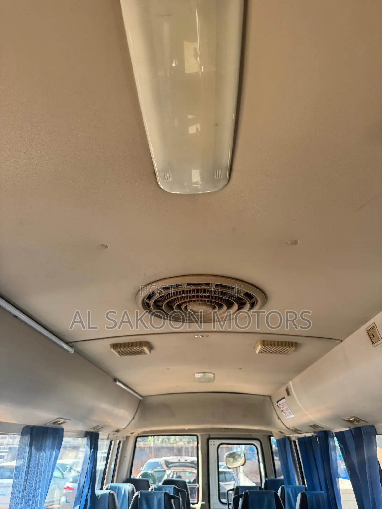 Mitsubishi Fuso Rosa 2016 White
