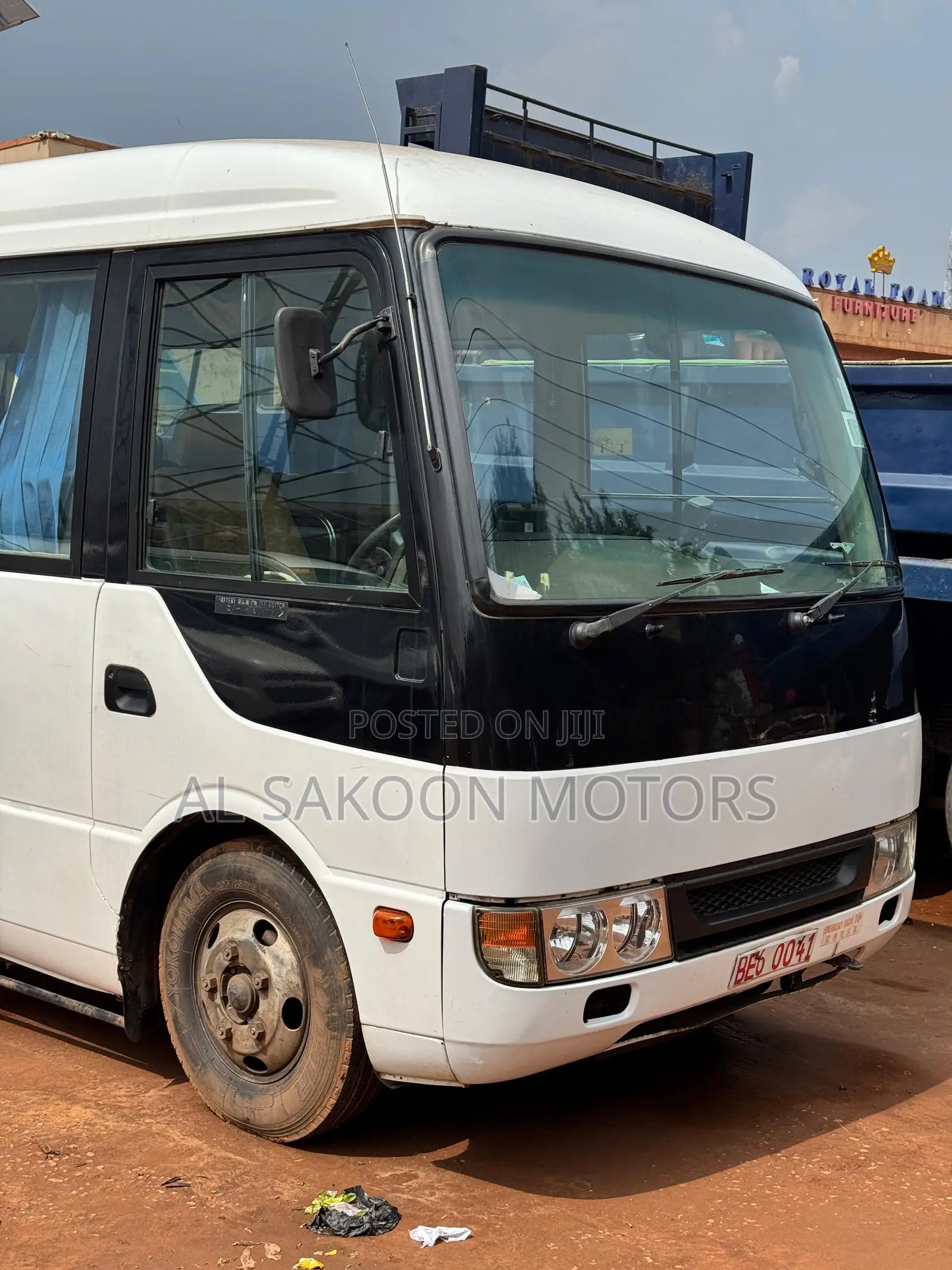 Mitsubishi Fuso Rosa 2016 White