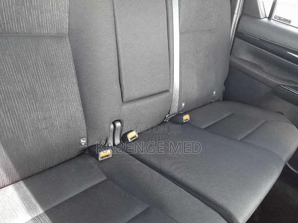 Toyota Hilux 2019 Black