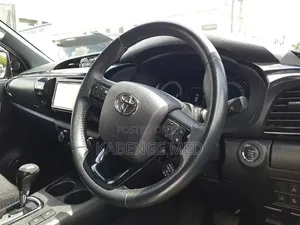 Toyota Hilux 2019 Black