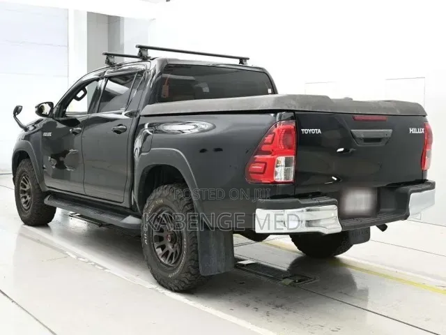 Toyota Hilux 2019 Black