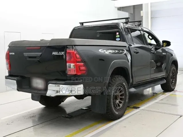 Toyota Hilux 2019 Black