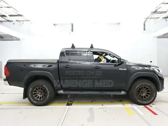 Toyota Hilux 2019 Black