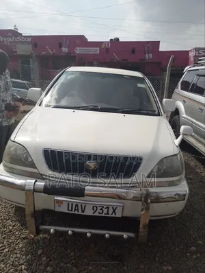 Toyota Harrier 2000 Off white