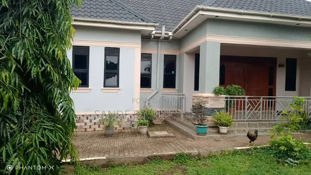 Furnished 6bdrm House in Kayunga / Kayunga for sale