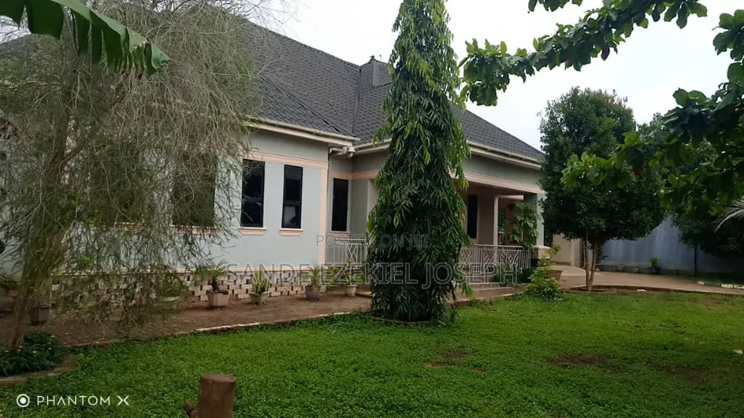 Furnished 6bdrm House in Kayunga / Kayunga for sale