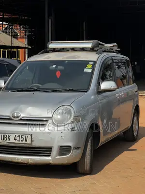 Toyota Sienta 1.5 FWD 2009 Gray