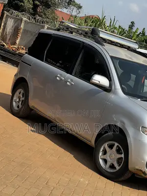 Toyota Sienta 1.5 FWD 2009 Gray