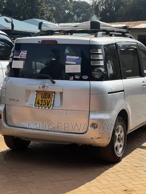 Toyota Sienta 1.5 FWD 2009 Gray