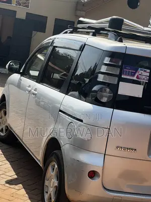 Toyota Sienta 1.5 FWD 2009 Gray