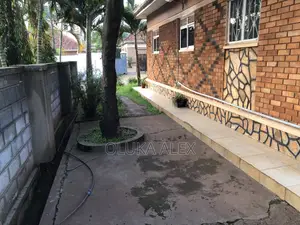 3bdrm House in Makerere Kikoni Near, Central Division for rent