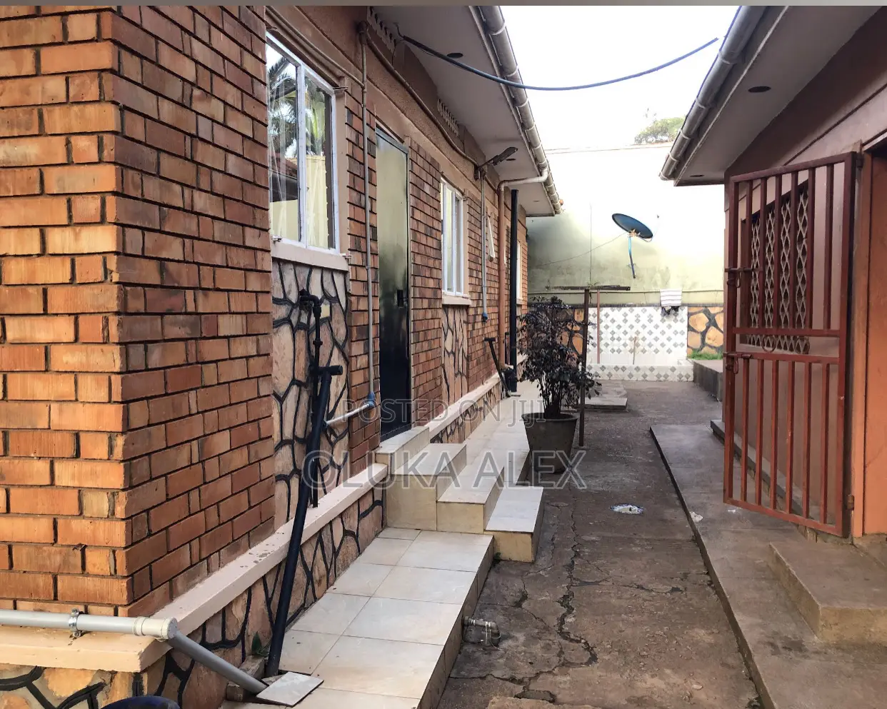 3bdrm House in Makerere Kikoni Near, Central Division for rent