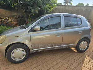 Toyota Vitz 2004 Gray