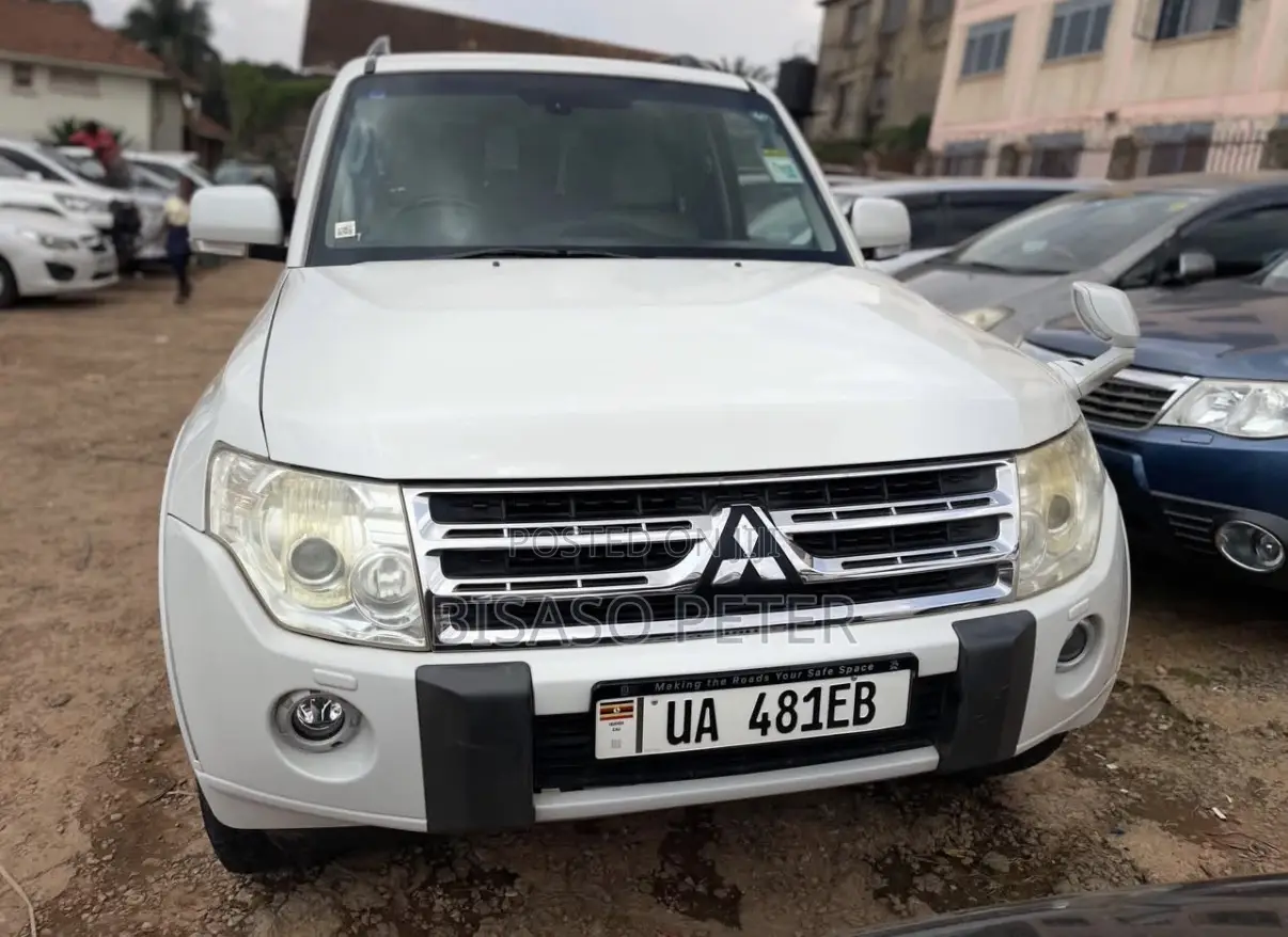 Mitsubishi Pajero 3.2 Di-Dc GLS 2011 White