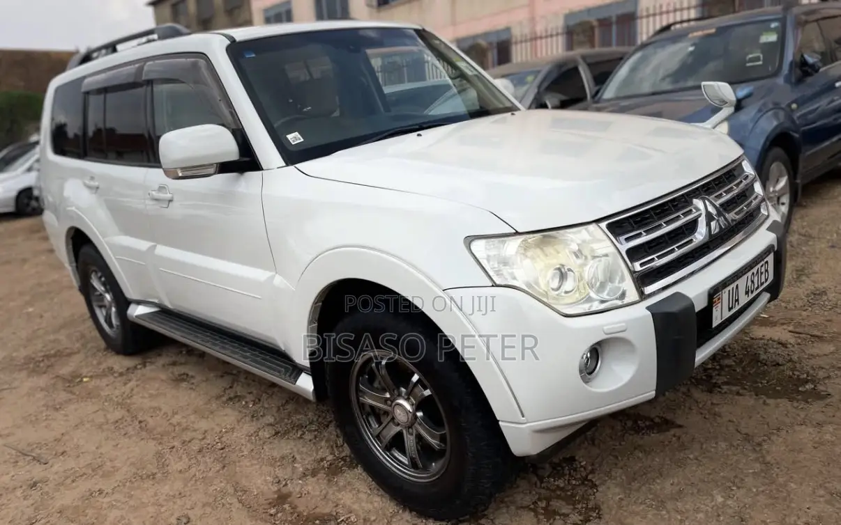 Mitsubishi Pajero 3.2 Di-Dc GLS 2011 White