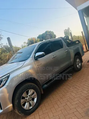 Toyota Hilux 2019 Silver