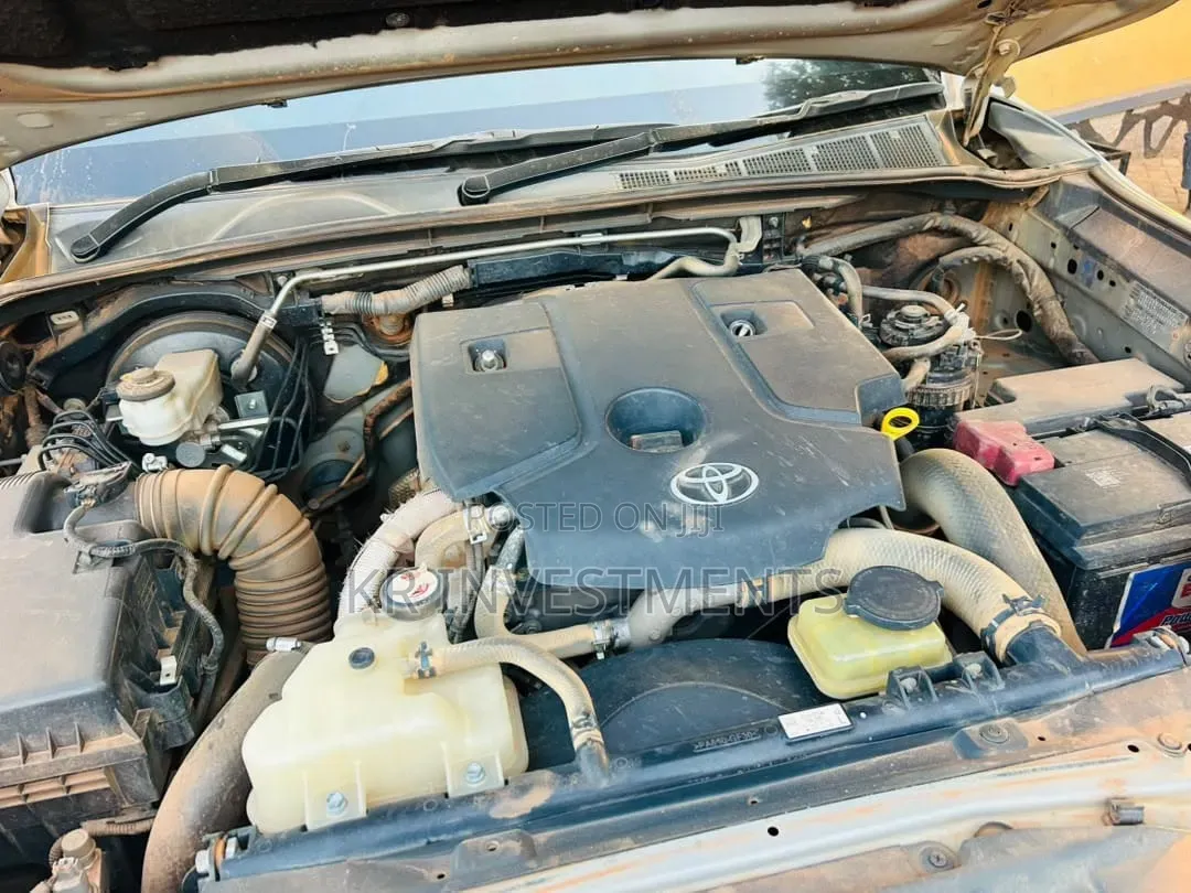 Toyota Hilux 2019 Silver