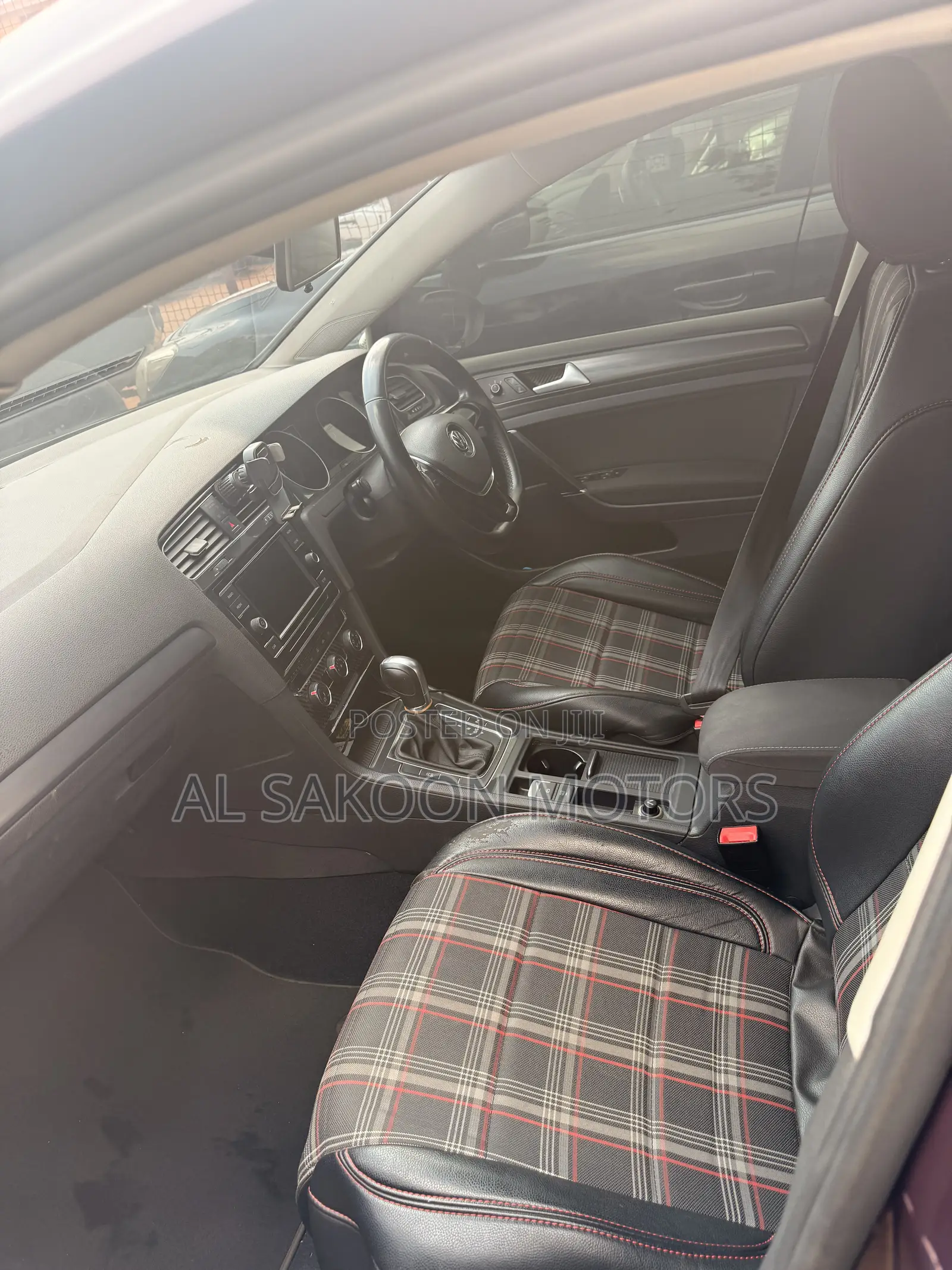 Volkswagen Golf TSI S 4-Door FWD 2017 Maroon