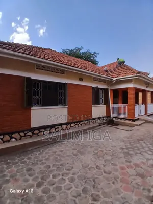 4bdrm Bungalow in Kololo Property, Central Division for rent