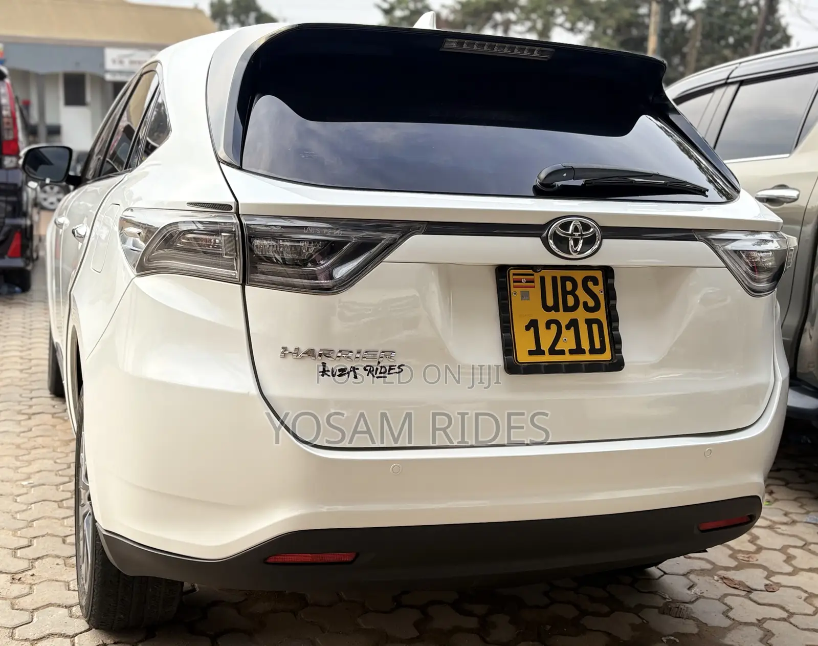 Toyota Harrier 2.0 4WD 2016 White