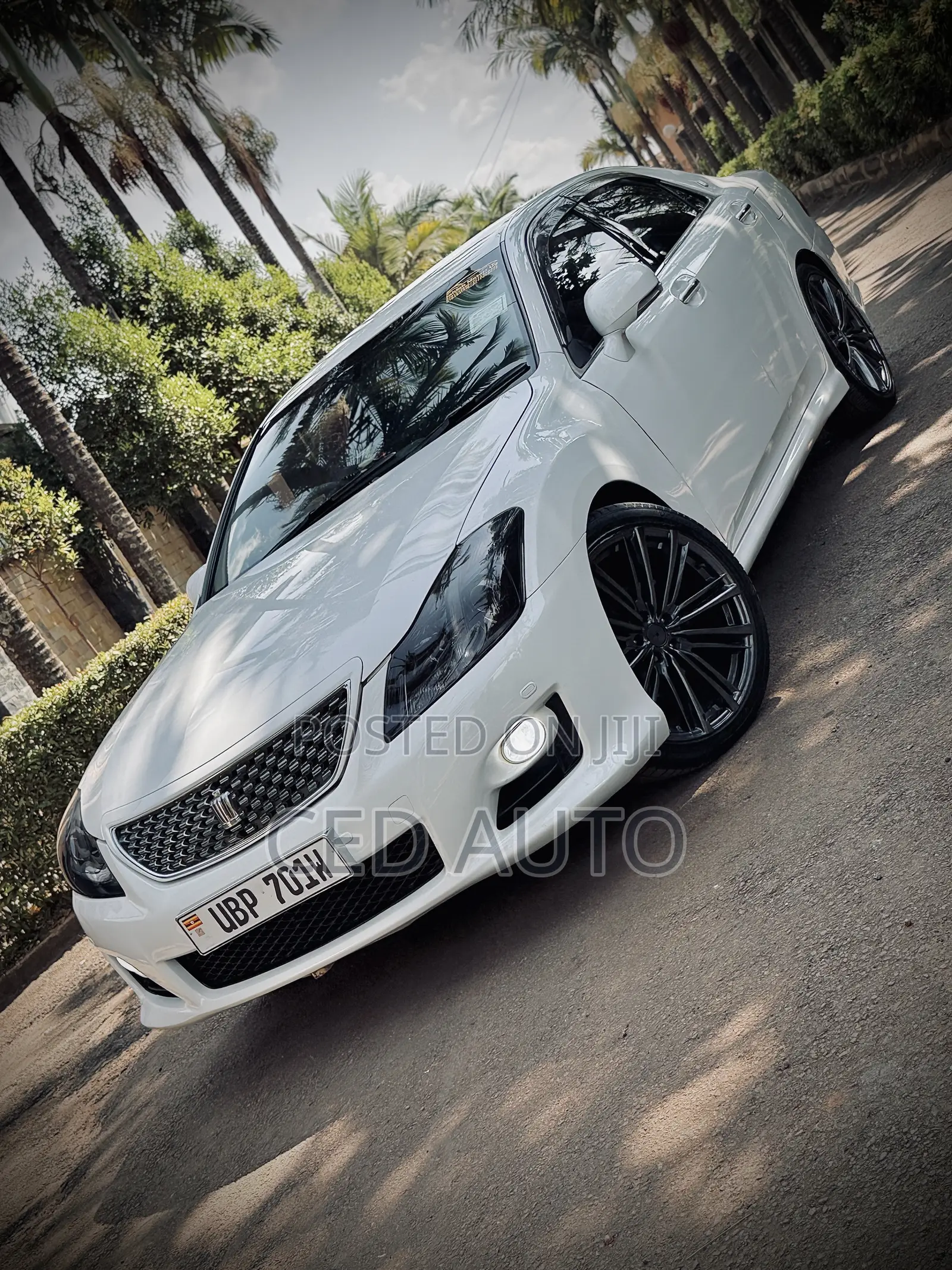 Toyota Crown 2013 White