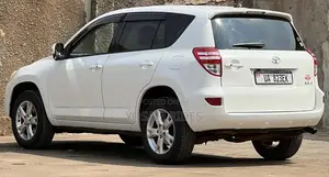 Toyota RAV4 2010 White