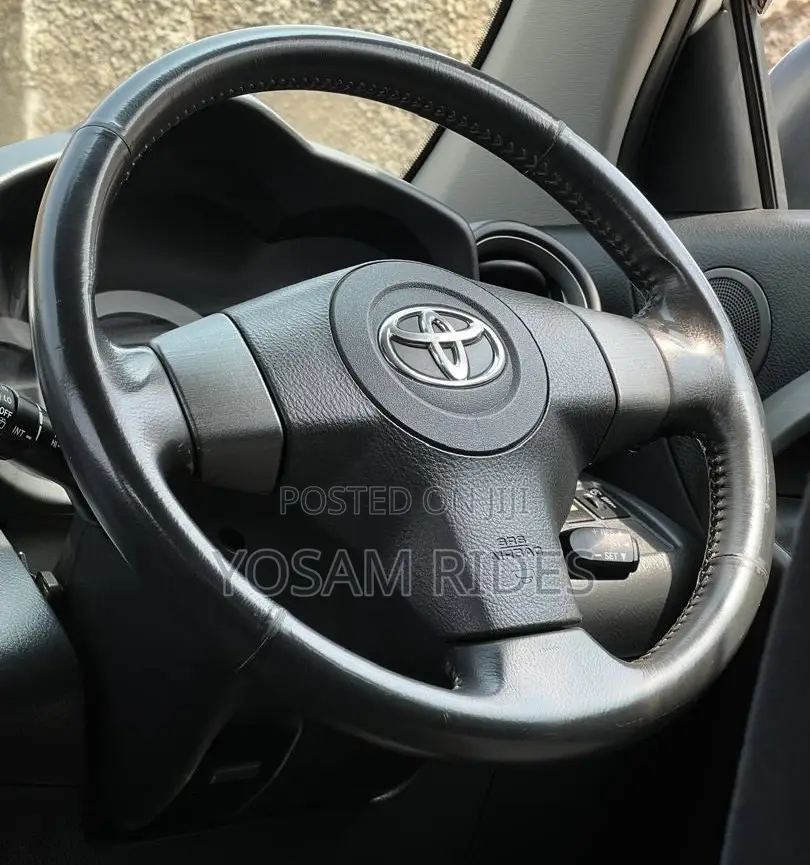 Toyota RAV4 2010 White