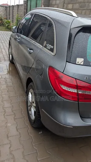 Mercedes-Benz B-Class 2016 Gray