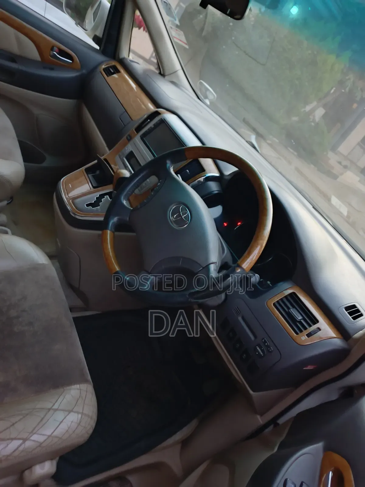Toyota Alphard 2.4 Petrol AWD 2007 White