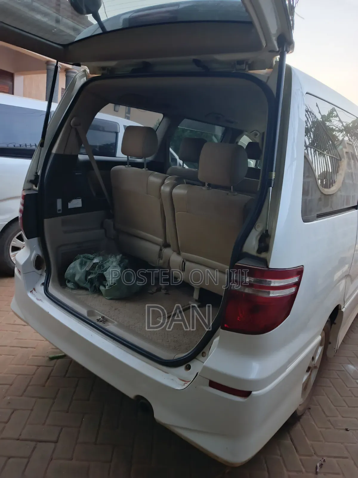 Toyota Alphard 2.4 Petrol AWD 2007 White