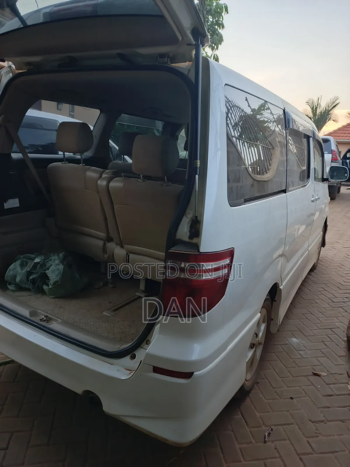 Toyota Alphard 2.4 Petrol AWD 2007 White