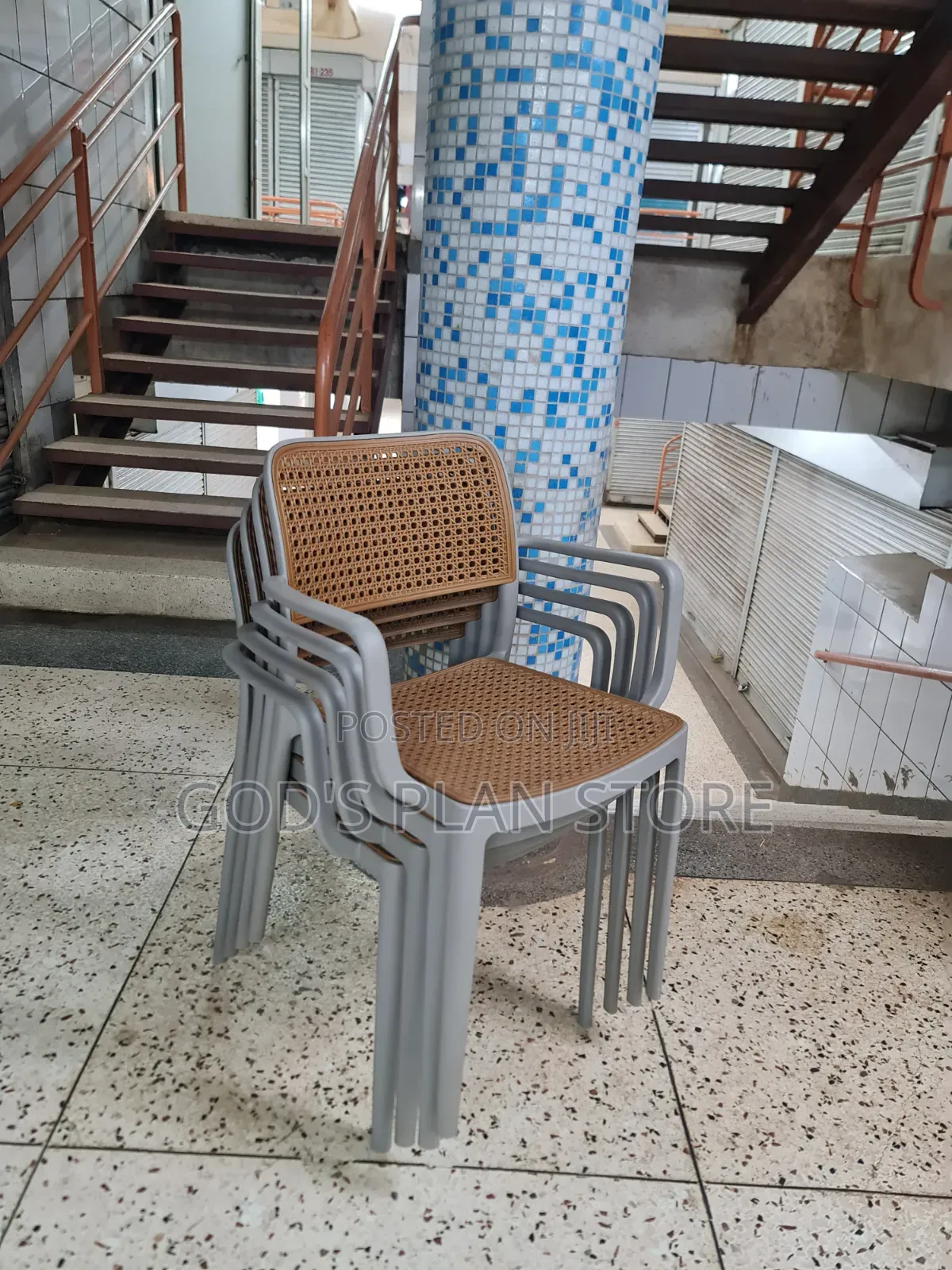 Social Spot Plastic Chairs Plastic Chairs