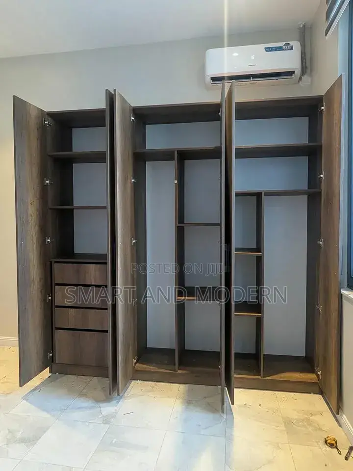 Television42/Wardrobe / Chassis Wardrobe /Wardrobeworkstation60
