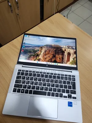 New Laptop HP EliteBook 830 G9 16GB Intel Core i5 SSD 512GB