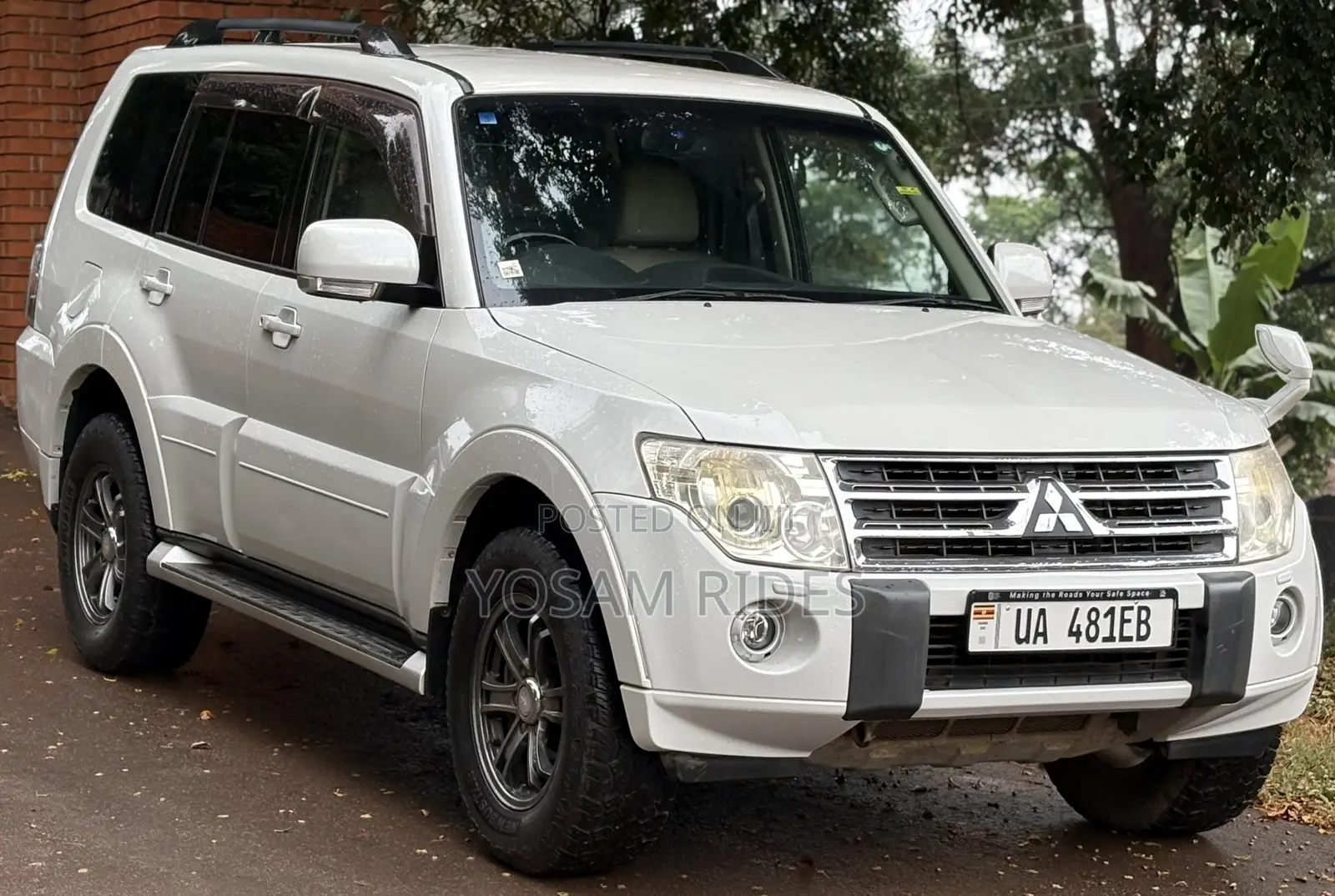 Mitsubishi Pajero 3.2 Di-Dc GLS 2012 White