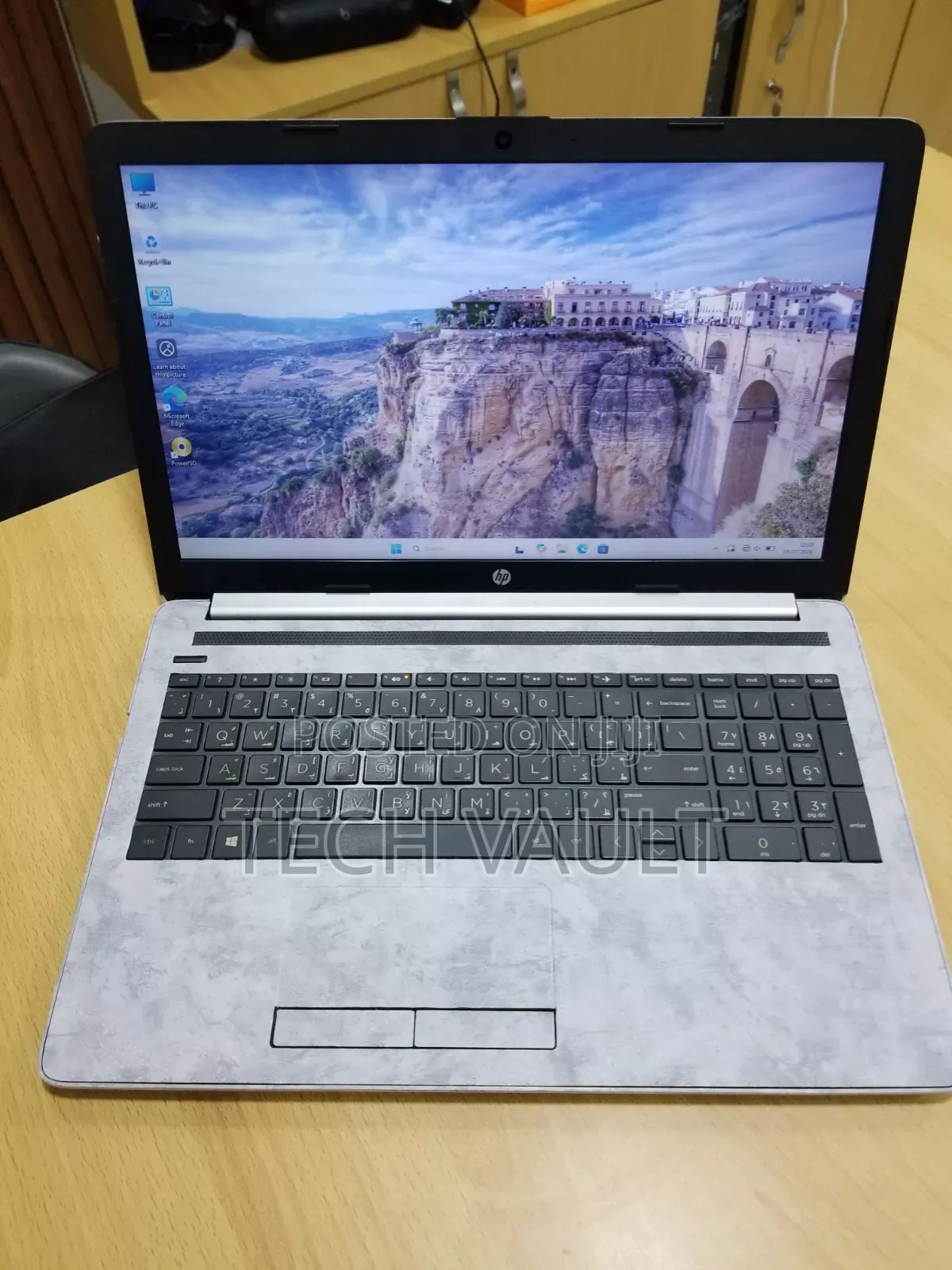 New Laptop HP 15-dw0037wm 8GB Intel Core i7 SSD 256GB