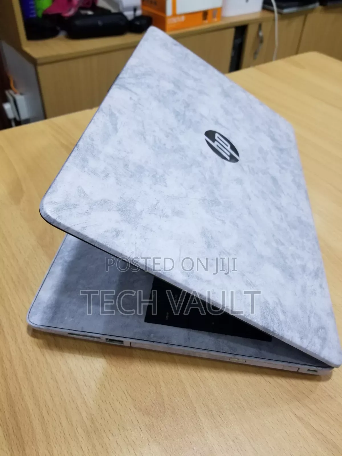 New Laptop HP 15-dw0037wm 8GB Intel Core i7 SSD 256GB