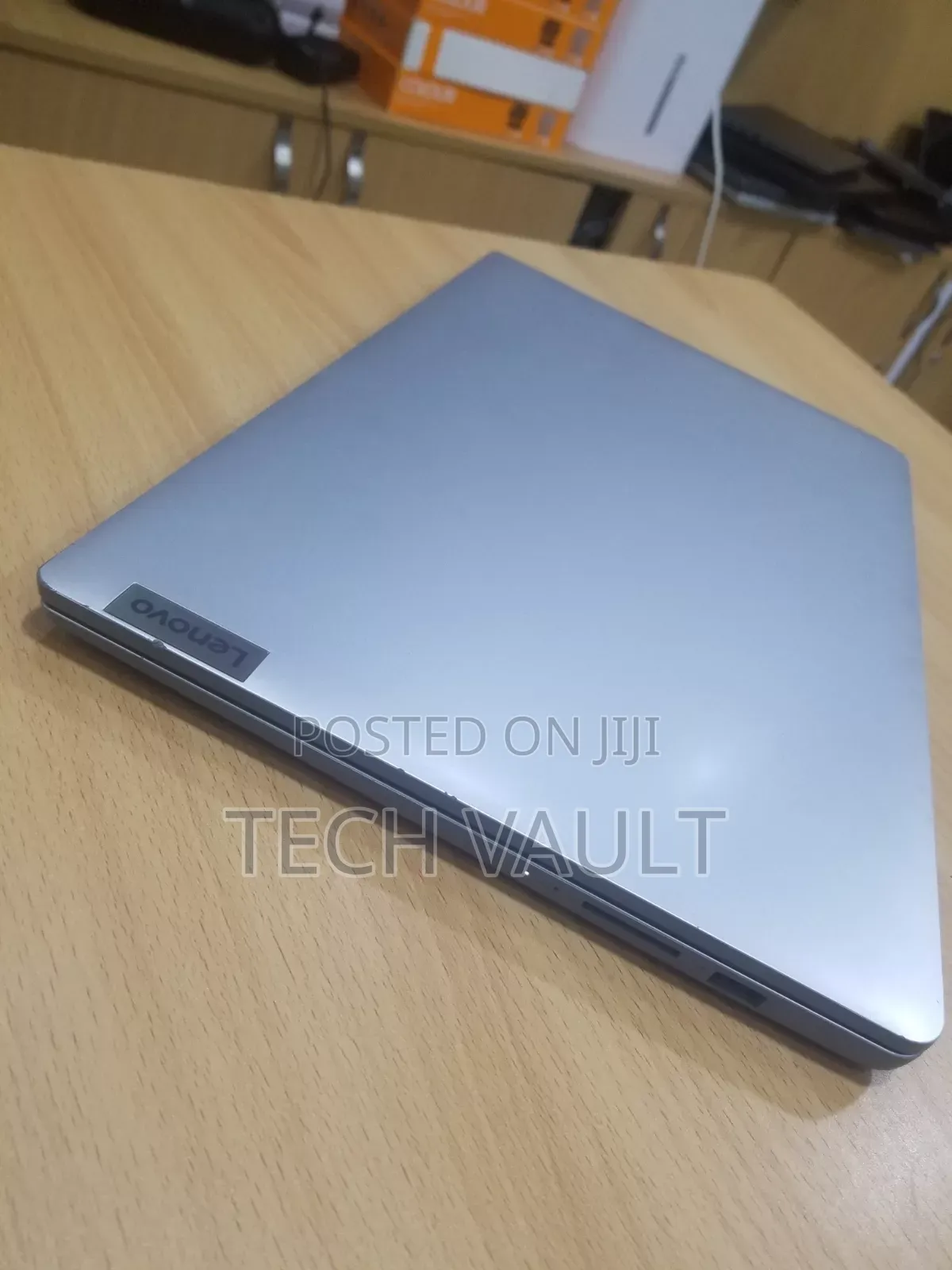 New Laptop Lenovo IdeaPad 720S 8GB Intel Core i5 SSD 256GB