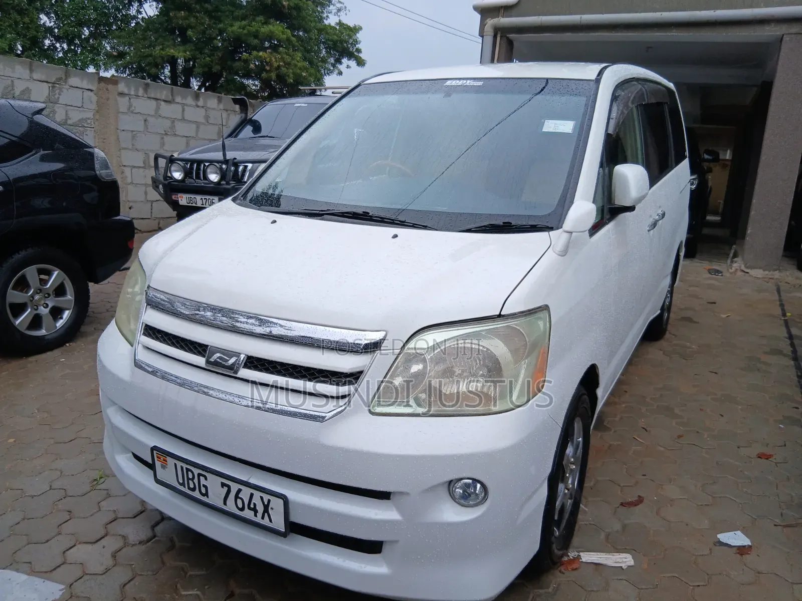 Toyota Noah 2006 White