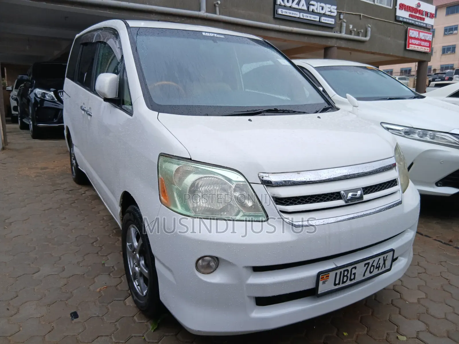 Toyota Noah 2006 White