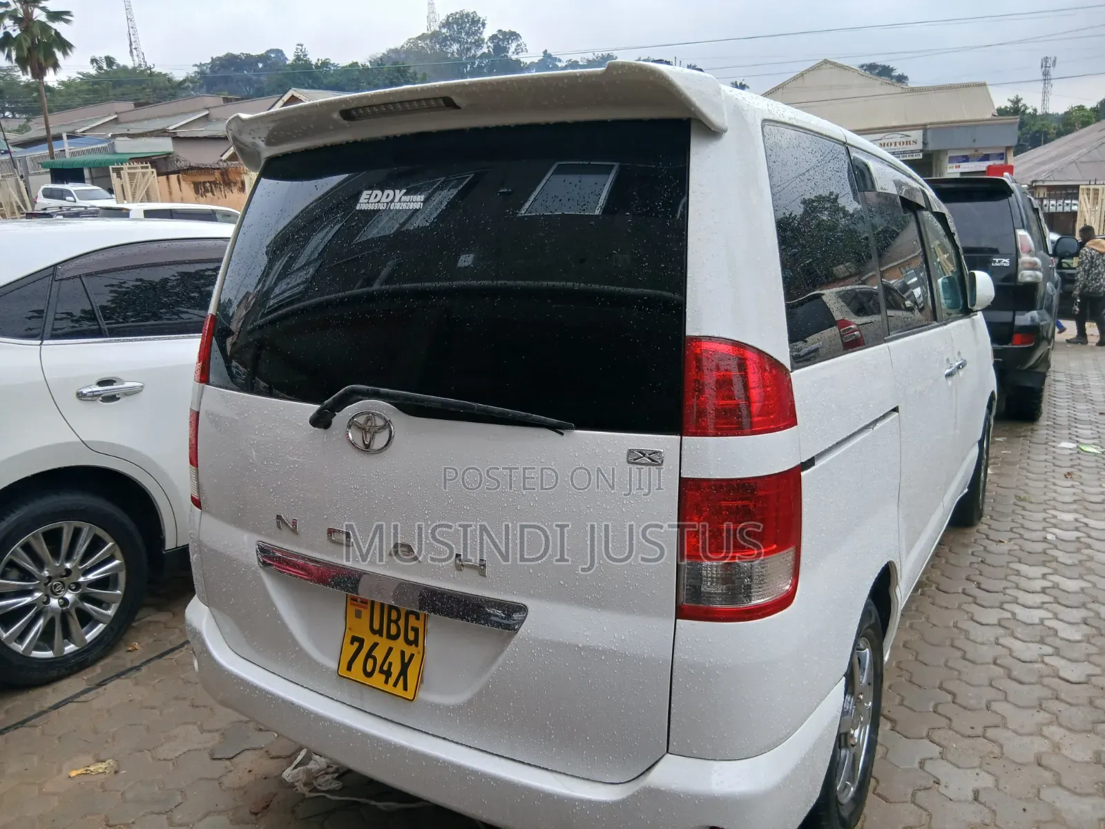 Toyota Noah 2006 White