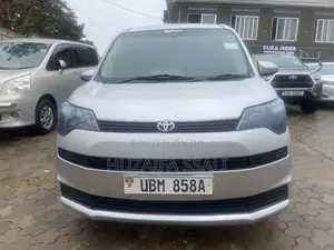 Toyota Spade 2015 White