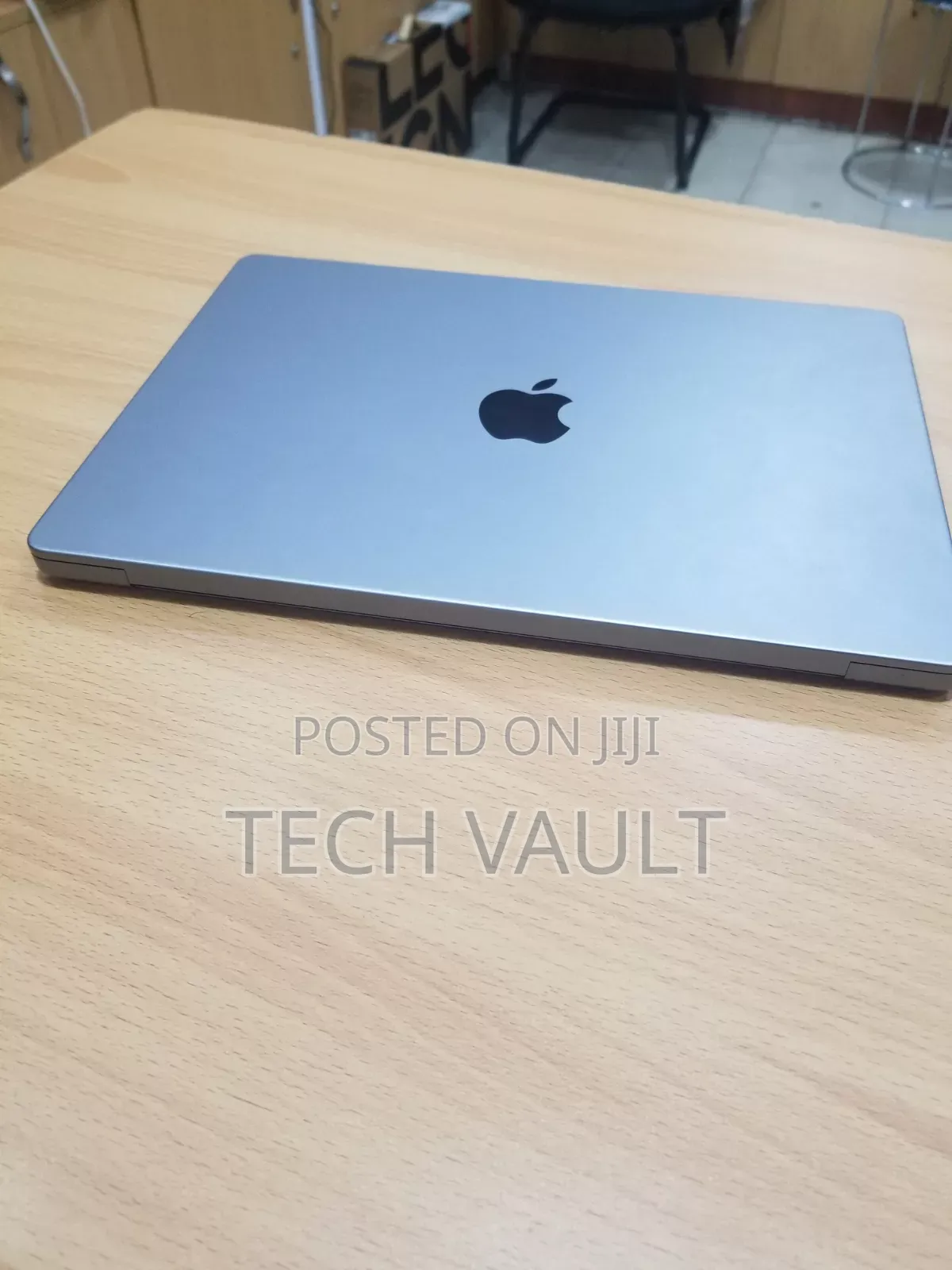 New Laptop Apple MacBook Pro 2023 M3 8GB Apple M3 SSD 1T