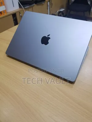 New Laptop Apple MacBook Pro 2023 M3 8GB Apple M3 SSD 1T