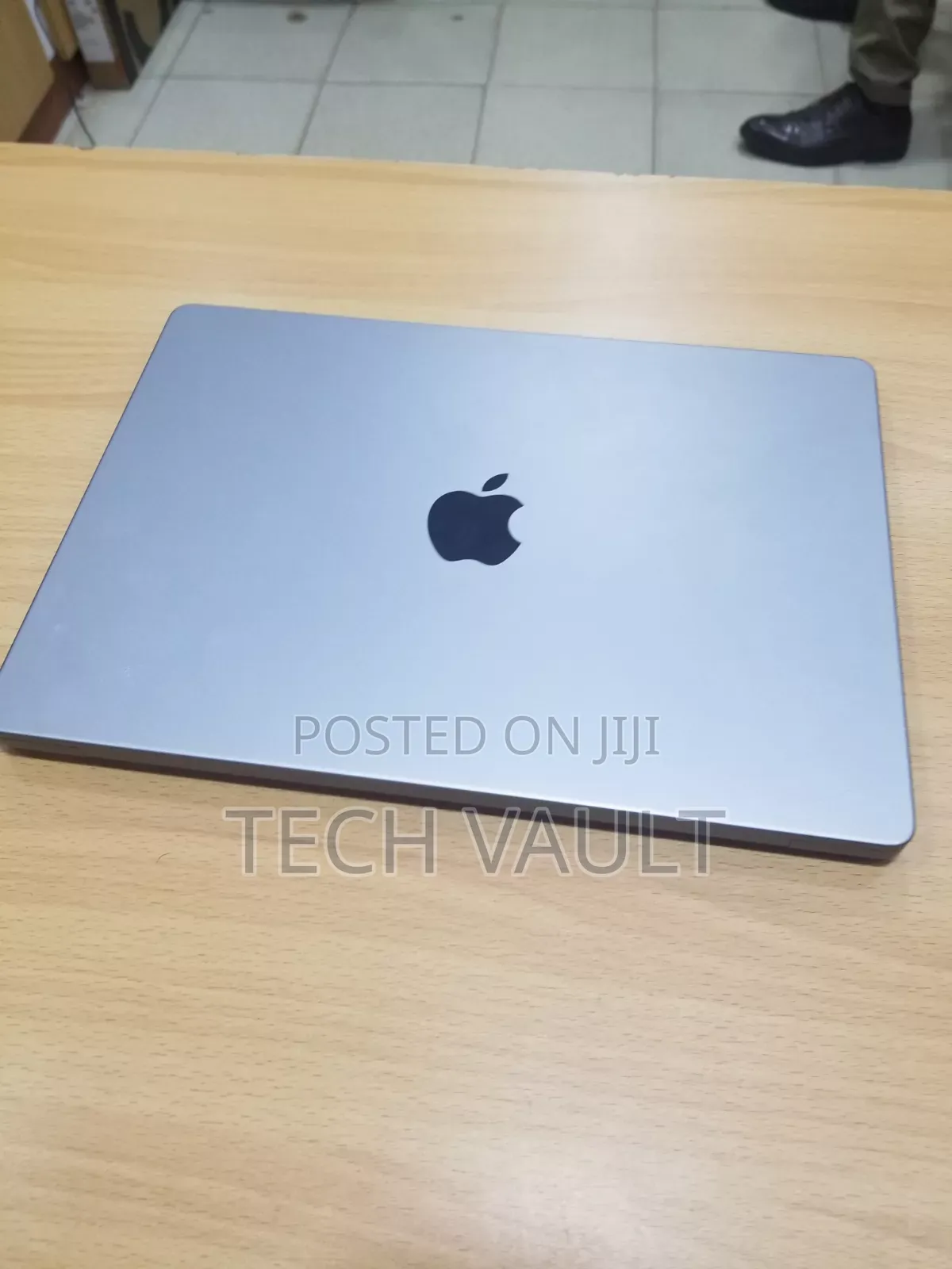 New Laptop Apple MacBook Pro 2023 M3 8GB Apple M3 SSD 1T