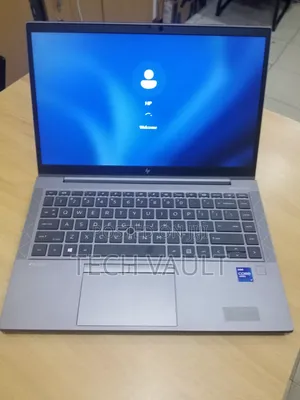 New Laptop HP ZBook Firefly G8 16GB Intel Core i7 SSD 512GB