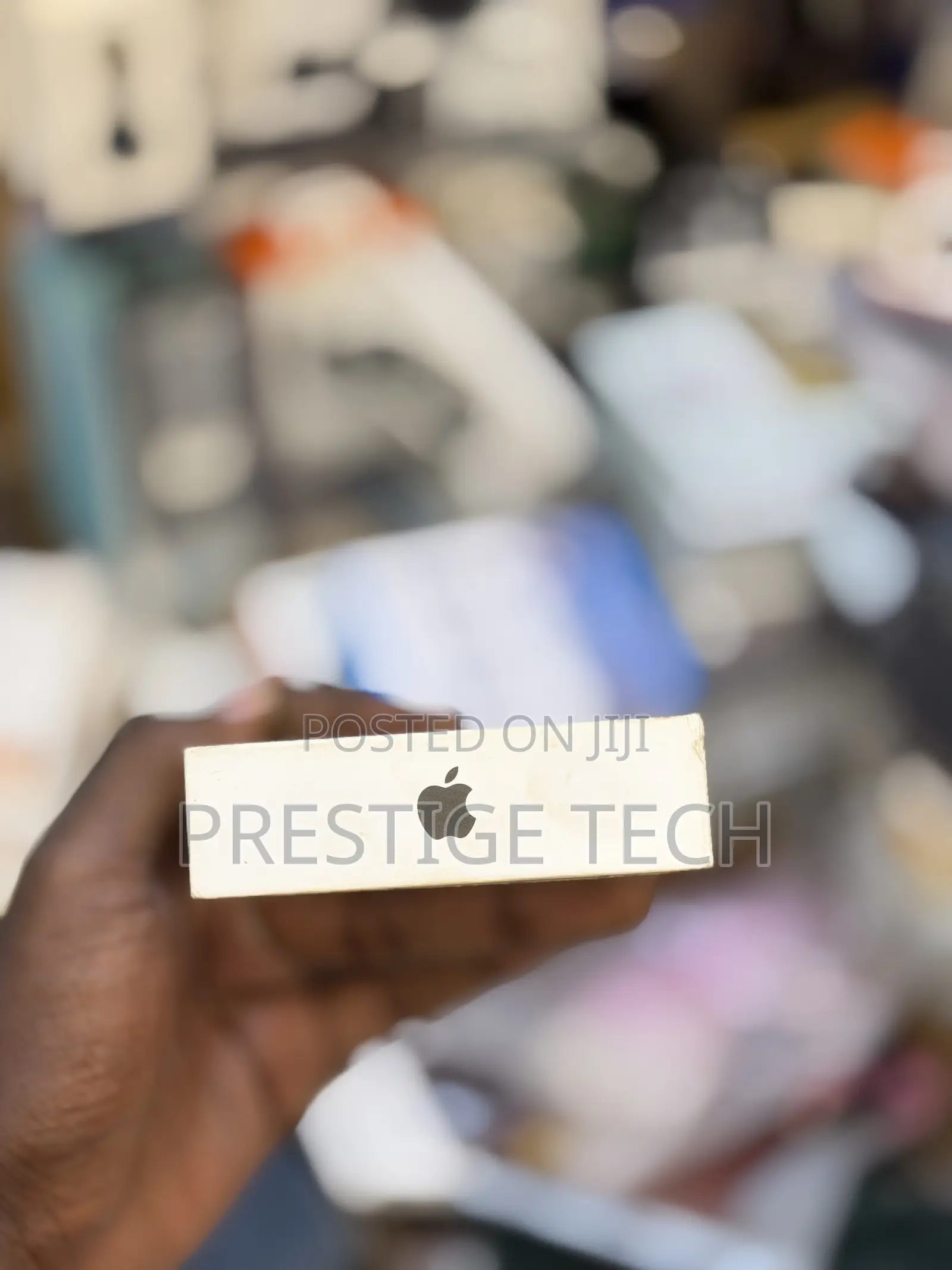 New Apple iPhone 16 Pro Max 256 GB Gold