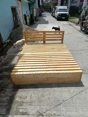 4 by 6 Pallet Bed in Clear